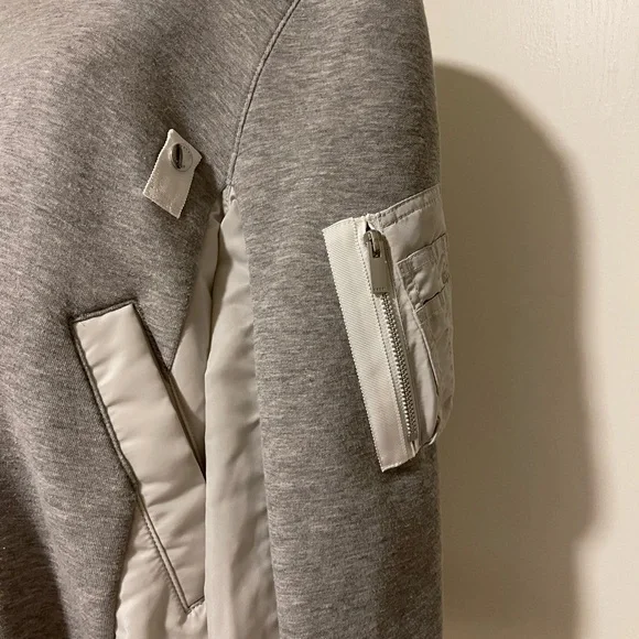 Women’s Sacai crewneck sweater